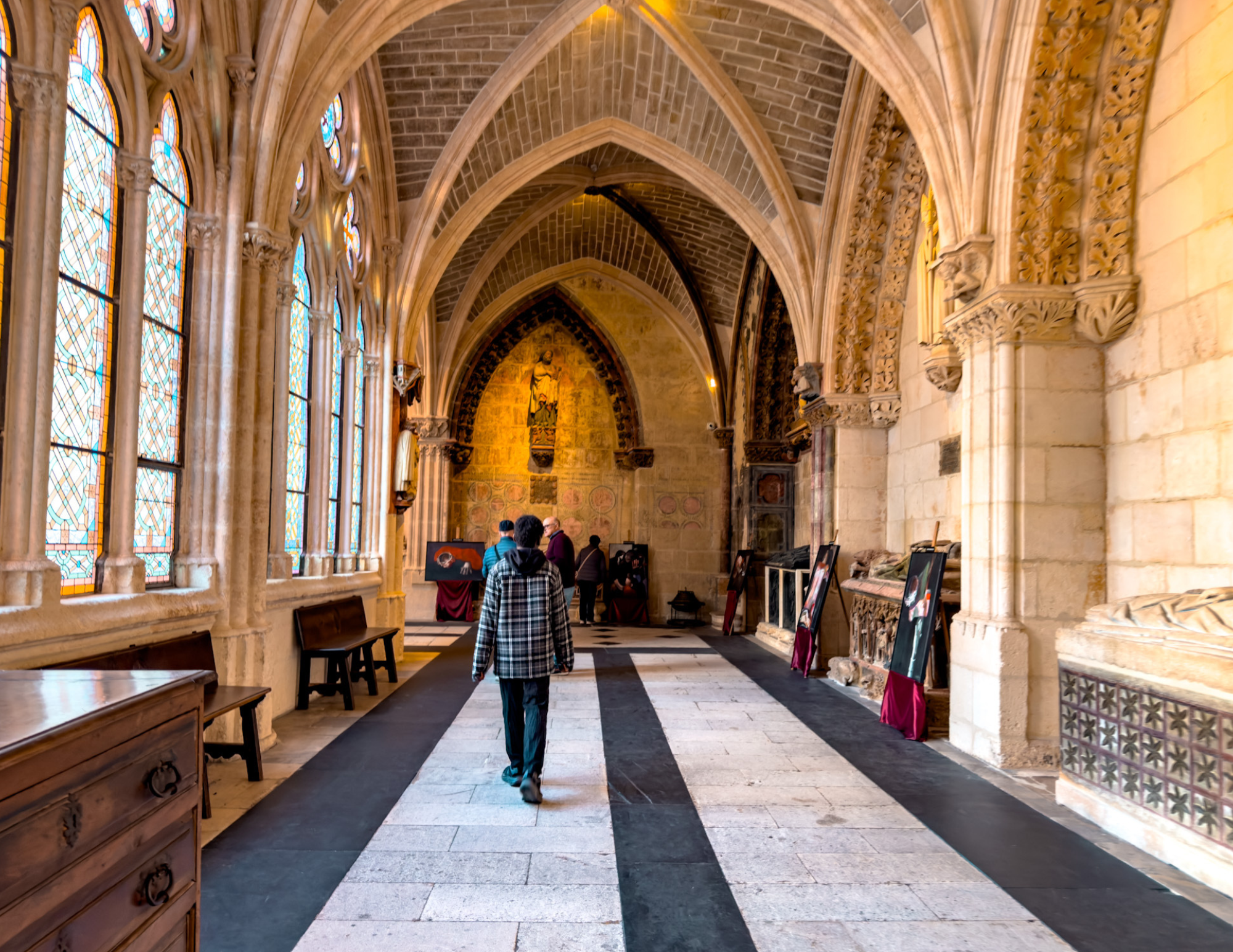 Burgos Travel Guide (17).png